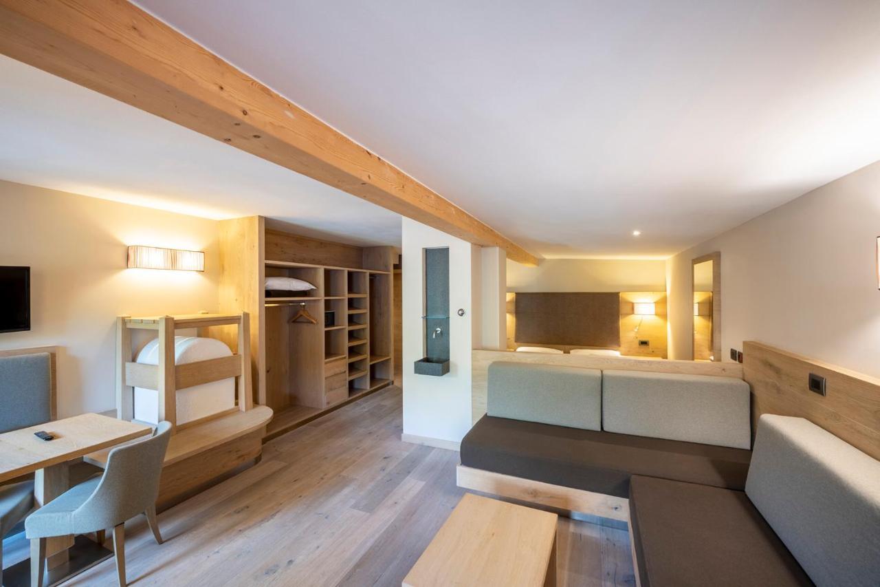 Design & Suite Hotel Ciarnadoi Vigo di Fassa Buitenkant foto