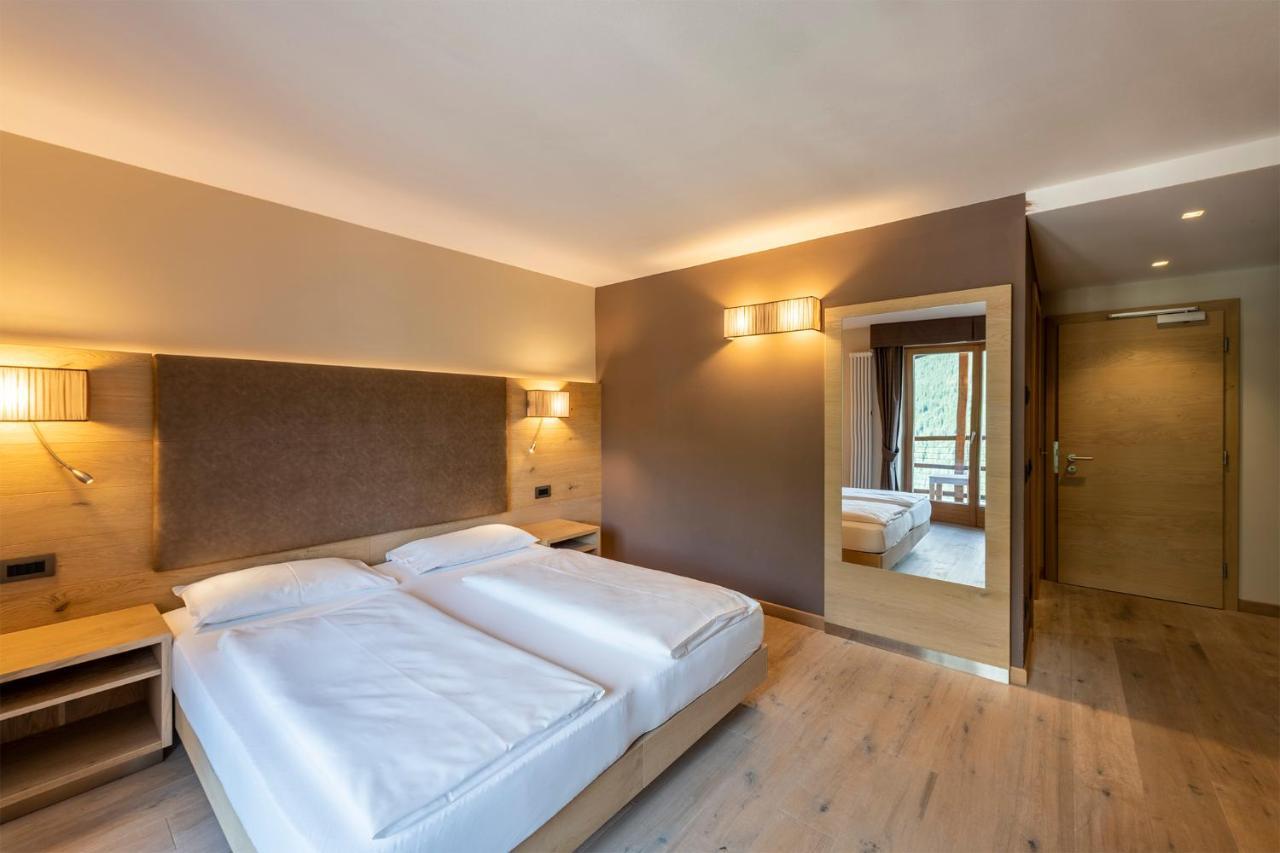 Design & Suite Hotel Ciarnadoi Vigo di Fassa Buitenkant foto