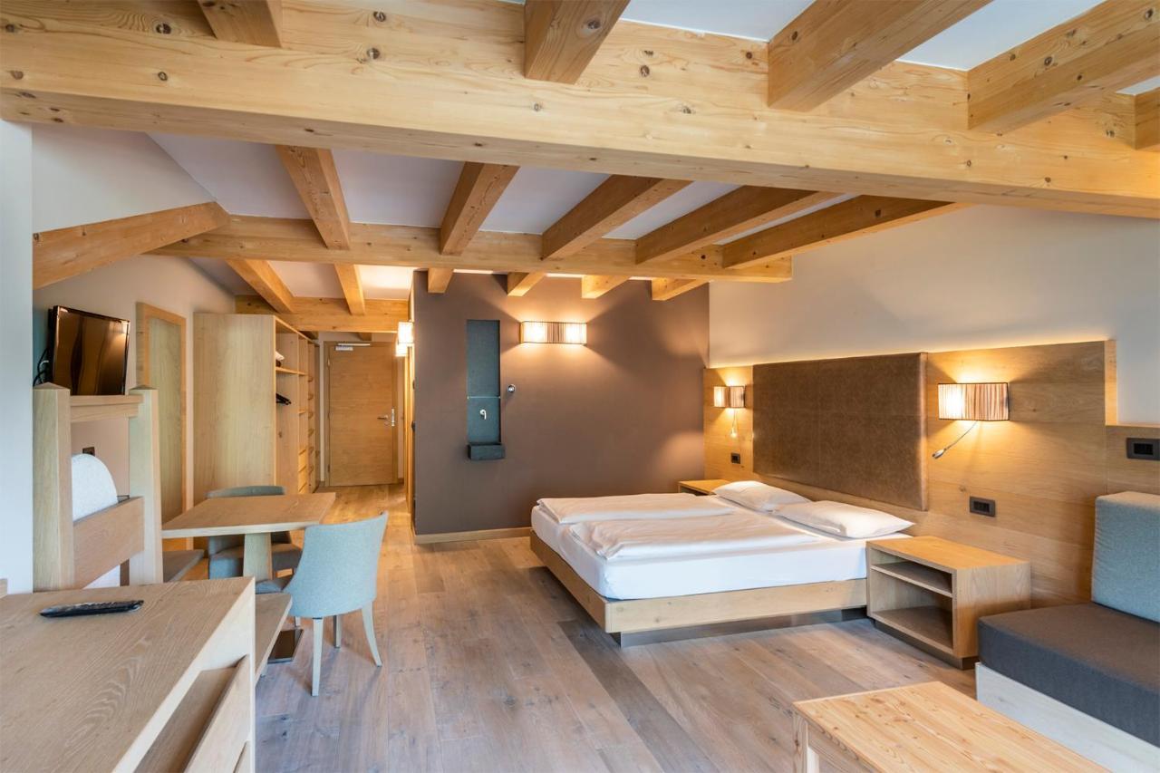 Design & Suite Hotel Ciarnadoi Vigo di Fassa Buitenkant foto