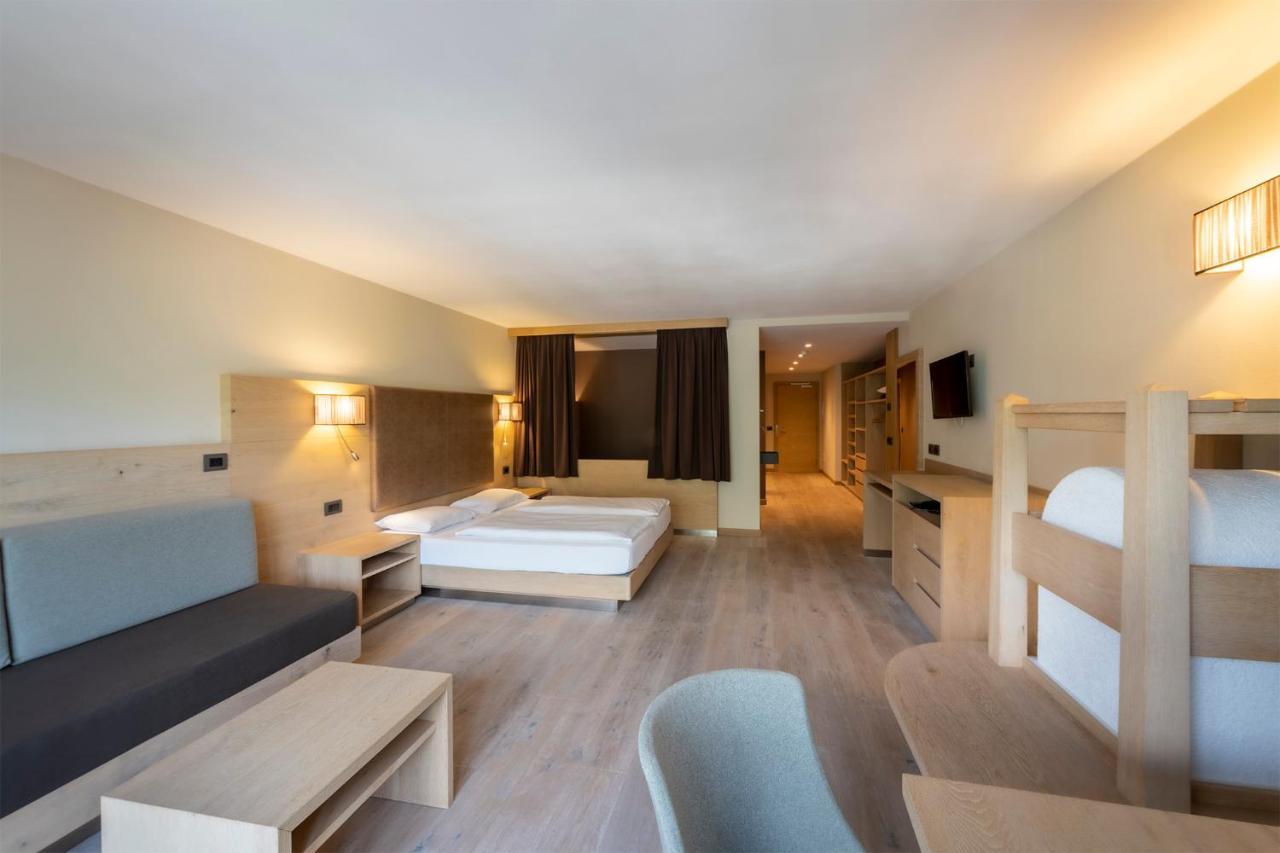 Design & Suite Hotel Ciarnadoi Vigo di Fassa Buitenkant foto