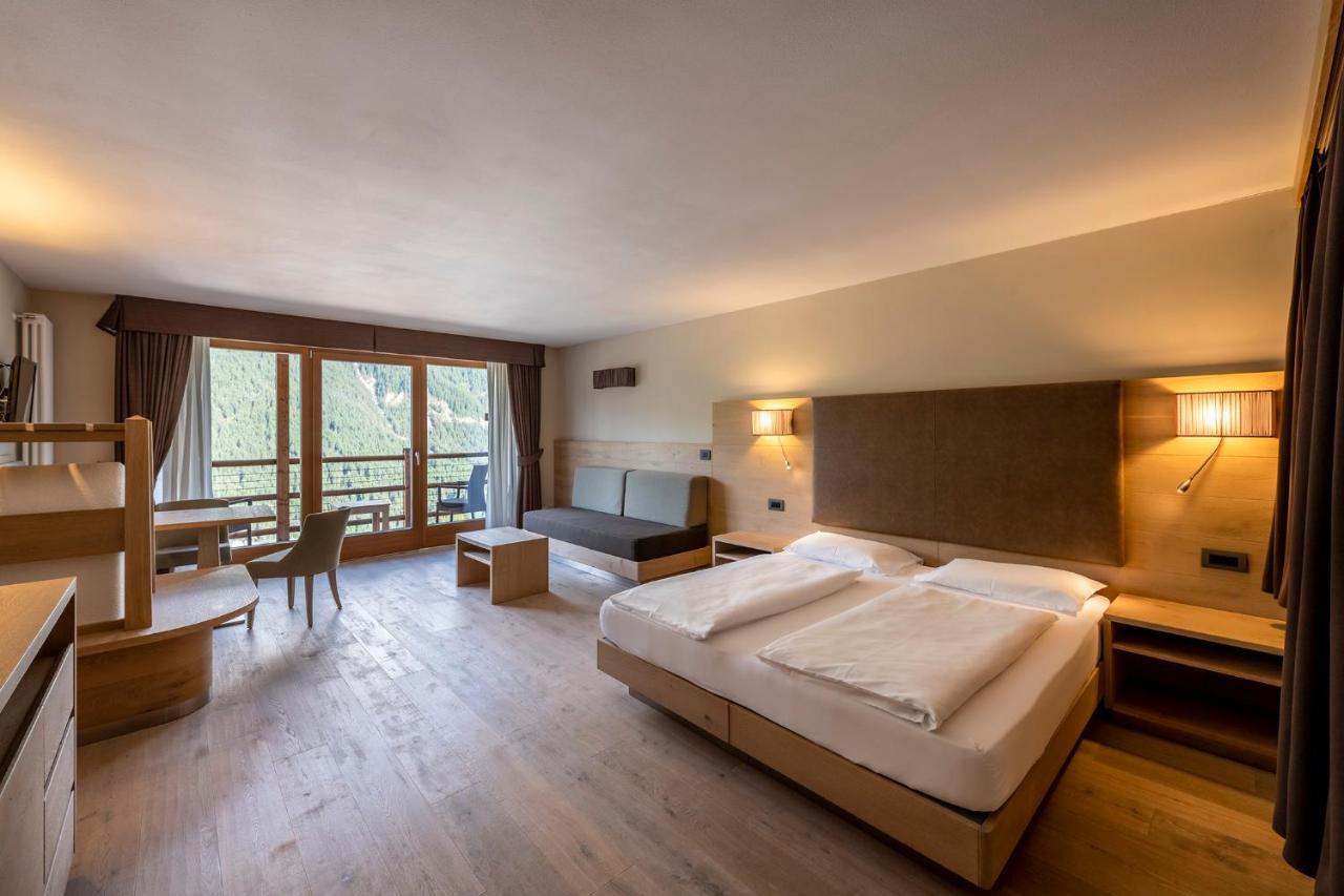 Design & Suite Hotel Ciarnadoi Vigo di Fassa Buitenkant foto