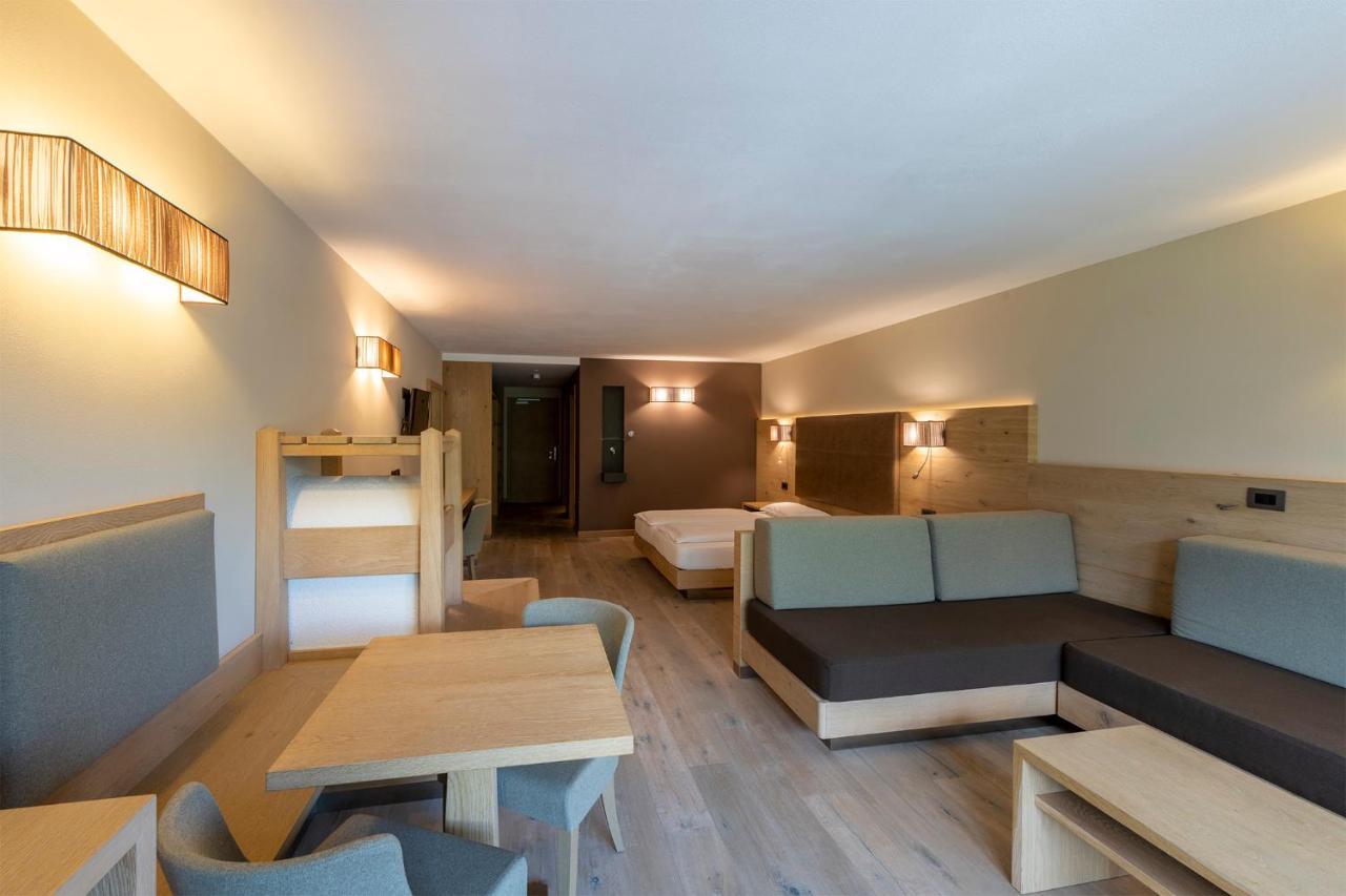 Design & Suite Hotel Ciarnadoi Vigo di Fassa Buitenkant foto