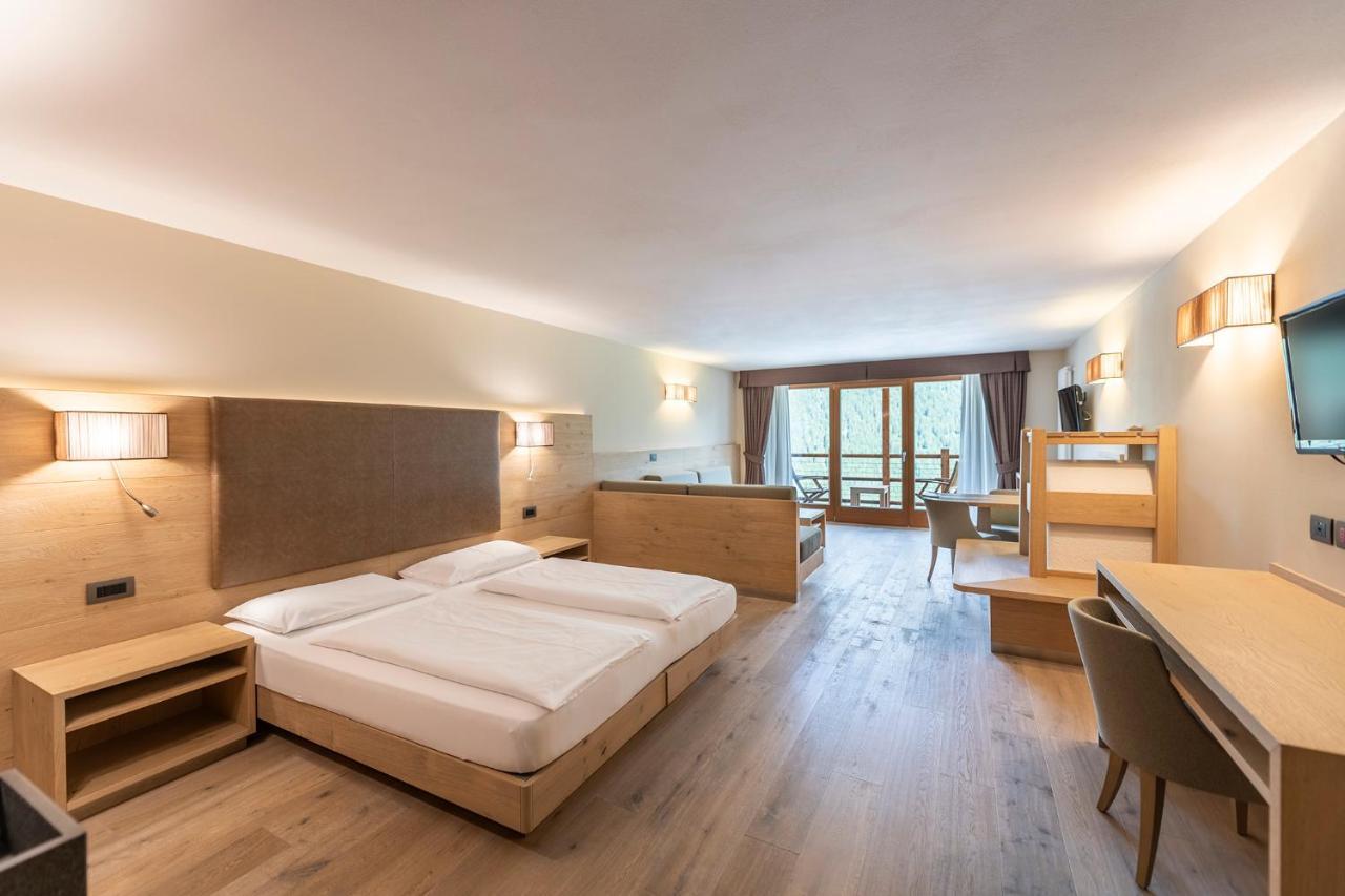Design & Suite Hotel Ciarnadoi Vigo di Fassa Buitenkant foto