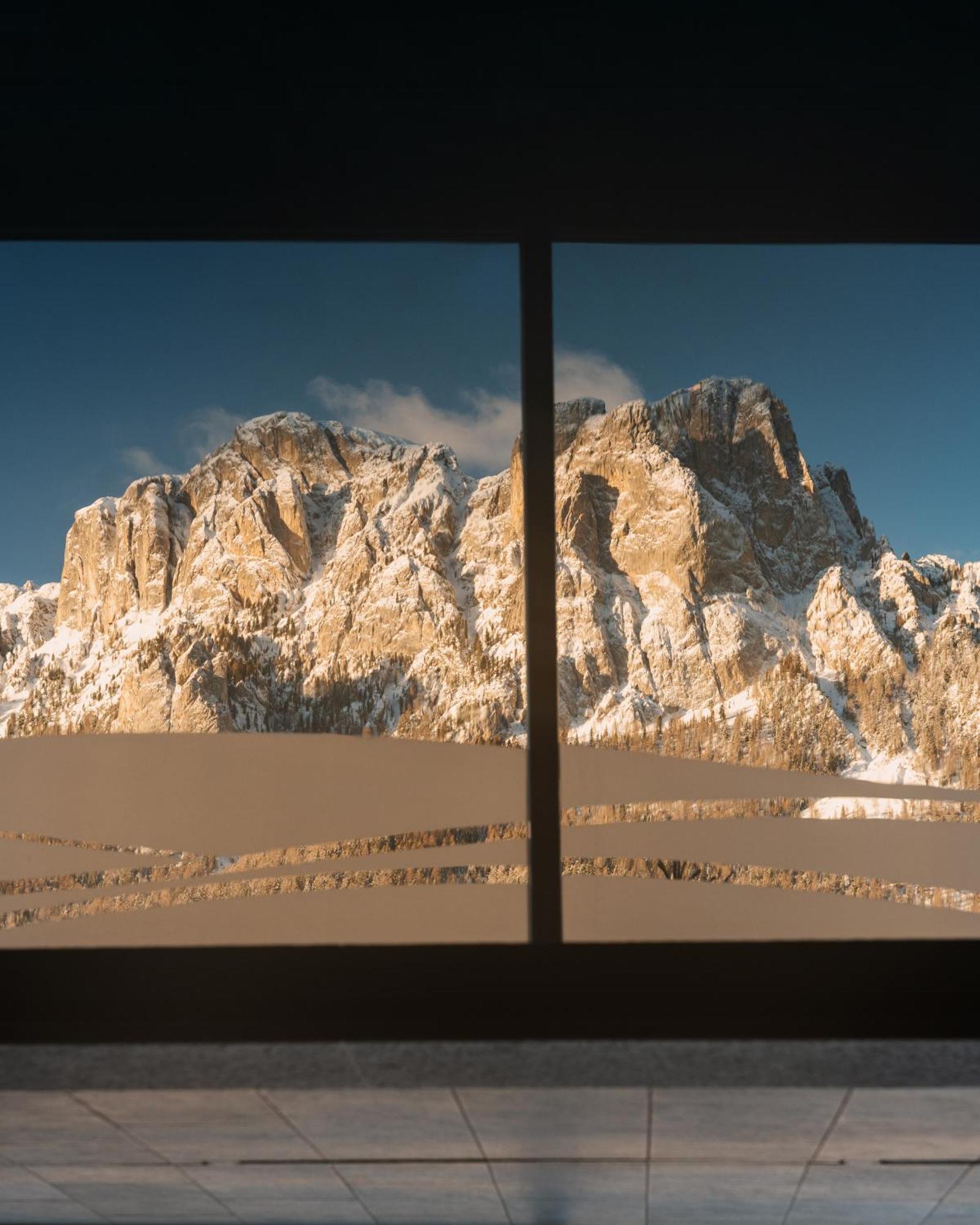 Design & Suite Hotel Ciarnadoi Vigo di Fassa Buitenkant foto